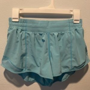 LULULEMON Hotty Hot electric turquoise shorts 2.5”